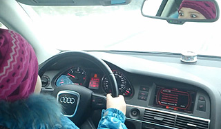 Родители посадили за руль 8-летнюю дочь Родители посадили за руль 8-летнюю дочь