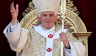 Бенедикт XVI станет "почетным папой" Бенедикт XVI станет "почетным папой"