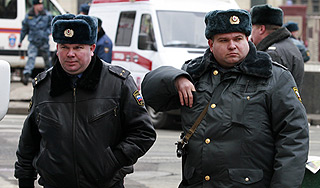 Под Псковом пьяный мужчина обстрелял детей Под Псковом пьяный мужчина обстрелял детей