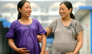 В Китае вошли в моду "беременные" животы В Китае вошли в моду "беременные" животы