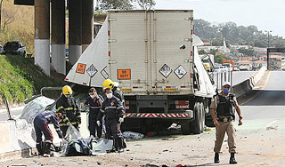 В Германии НЛО врезался в фуру В Германии НЛО врезался в фуру