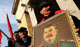 Россияне с уважением относятся к Сталину Россияне с уважением относятся к Сталину