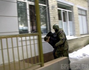 В Брянске задержали двух вымогателей