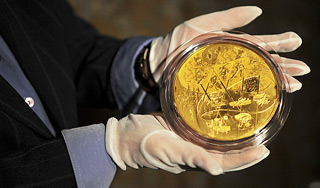 В России выпустили самую дорогую монету В России выпустили самую дорогую монету