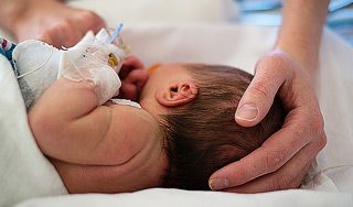 Женщина с трансплантантами родила ребенка Женщина с трансплантантами родила ребенка