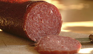 В российских колбасах обнаружили конину В российских колбасах обнаружили конину