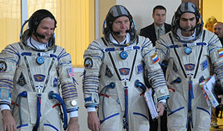 "Союз" с космонавтами вернулся на Землю "Союз" с космонавтами вернулся на Землю