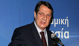 Европа шантажирует Кипр дефолтом Европа шантажирует Кипр дефолтом