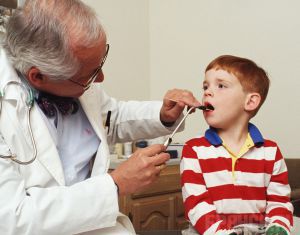 За неделю в больницу попали свыше 170 простудившихся детей