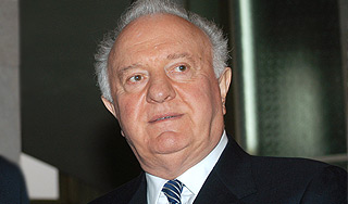 Шеварнадзе требует отставки Саакашвили Шеварнадзе требует отставки Саакашвили