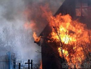 Пожар в одном из домов Новозыбкова унес жизнь человека