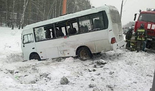 Автобус перевернулся в Подмосковье Автобус перевернулся в Подмосковье