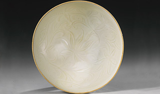 Купленную на рынке чашу продали за $2 млн Купленную на рынке чашу продали за $2 млн