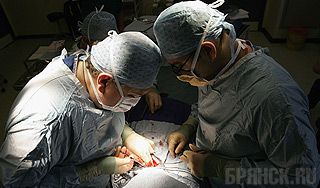 Хирурги пересадили палец с ноги на руку