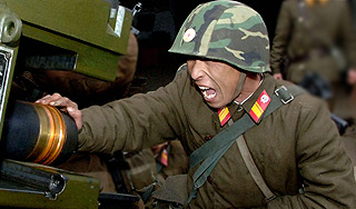 КНДР грозит атаковать базы США в Японии КНДР грозит атаковать базы США в Японии