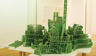 Француз слепил скульптуру из жвачки Француз слепил скульптуру из жвачки