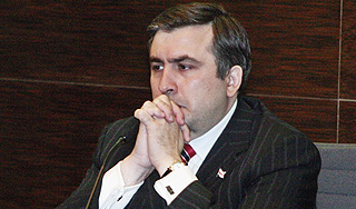 Саакашвили ограничили полномочия Саакашвили ограничили полномочия