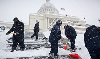 На Вашингтон обрушился мощный снегопад На Вашингтон обрушился мощный снегопад