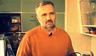 Экс-партнер Гудкова отрезал себе палец Экс-партнер Гудкова отрезал себе палец