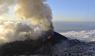 У Плоского Толбачика открылся новый кратер У Плоского Толбачика открылся новый кратер