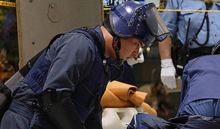 Японку хотели убить кислотой в ботинке Японку хотели убить кислотой в ботинке