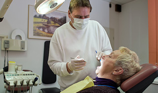 Дантист мог заразить ВИЧ тысячи американцев Дантист мог заразить ВИЧ тысячи американцев