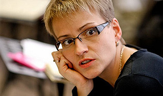 Умерла упавшая в оркестровую яму режиссер Умерла упавшая в оркестровую яму режиссер