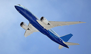 Самолетам разрешили летать над Москвой Самолетам разрешили летать над Москвой