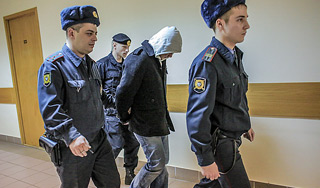 В Петербурге у полицейских выкрали убийцу В Петербурге у полицейских выкрали убийцу