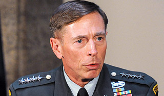 В США допросили бывшего главу ЦРУ В США допросили бывшего главу ЦРУ