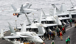 Истребитель США рухнул в Аравийское море Истребитель США рухнул в Аравийское море