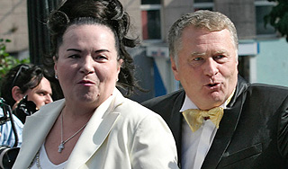 Пономарев усомнился в разводе Жириновского Пономарев усомнился в разводе Жириновского