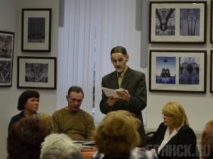 Поэт Игорь Шарапин прочитает свои лучшие стихи Игорь Шарапин на поэтическом вечере в Городском выставочном зале