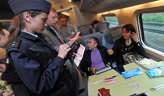 Въезд в Россию сделают по загранпаспортам Въезд в Россию сделают по загранпаспортам