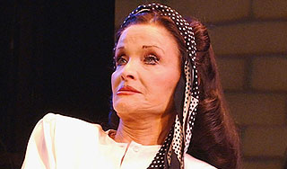 Сын британской актрисы повесился в гараже Сын британской актрисы повесился в гараже