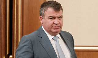 Россияне спросят у Путина про Сердюкова Россияне спросят у Путина про Сердюкова