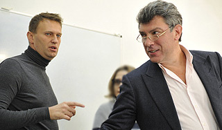 Навальный проигрывает Немцову Навальный проигрывает Немцову