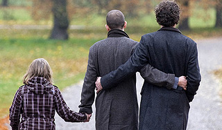 Во Франции геям разрешили усыновлять детей Во Франции геям разрешили усыновлять детей