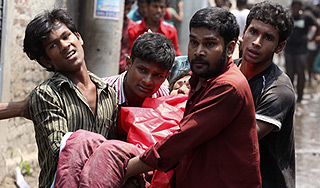 Число жертв в Бангладеш возросло до 100 Число жертв в Бангладеш возросло до 100