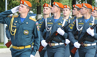 МЧС будет готовить "универсальных солдат" МЧС будет готовить "универсальных солдат"