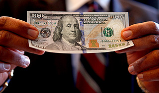 США выпустят новую стодолларовую купюру США выпустят новую стодолларовую купюру