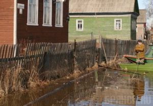 Свыше 500 приусадебных участков остаются залиты водой