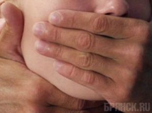 Двое жителей Брянска изнасиловали девушку в нежилом доме