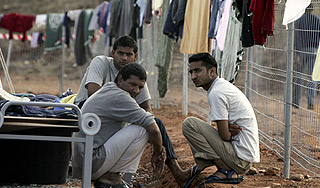 Из Испании массово бегут иностранцы Из Испании массово бегут иностранцы