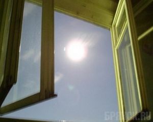 Подросток выпал из окна школы в Брянске