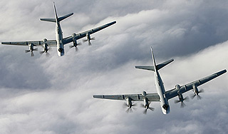 На перехват Ту-95 близ Аляски вылетели F-22 На перехват Ту-95 близ Аляски вылетели F-22