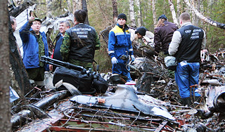 Спасатели добрались до рухнувшего Ми-8 Спасатели добрались до рухнувшего Ми-8