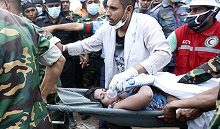 Раненая 16 дней лежала под руинами фабрики Раненая 16 дней лежала под руинами фабрики