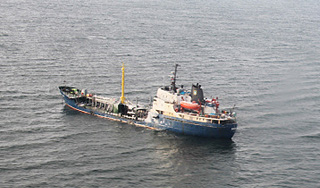 В Японском море спасают российский сухогруз В Японском море спасают российский сухогруз