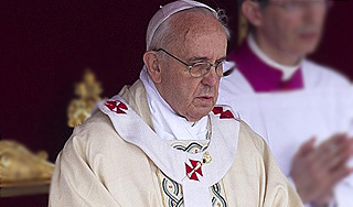 Папа провозгласил рекордное число святых Папа провозгласил рекордное число святых